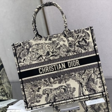 Christian Dior Shopping Bags